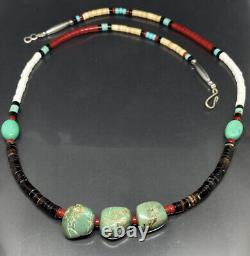 Collier long vintage amérindien en turquoise, corail et autres pierres précieuses de 26 pouces.