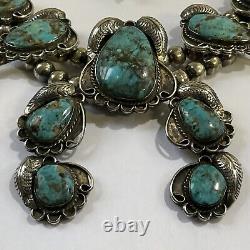 Collier vintage en turquoise et argent sterling de Navajo indien des débuts avec fleurs de courge