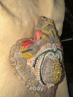 Coussin mural en perles iroquoises des années 1860 à début 1900. 12x8