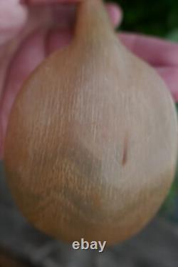 Cuillères en corne cintrée et sculptées des Tlingit du début du 20e siècle avec nacre