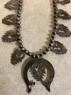 De la succession NM - Collier en argent massif de style fleur de courge avec Naja, précoce et unique