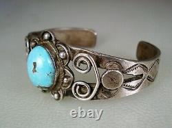Early Pueblo / Navajo Handwrought Lingot Argent & Hi-dôme Turquoise Bracelet