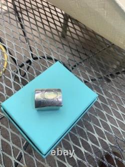 Exemple précoce rare de boîte à pilules en argent sterling navajo