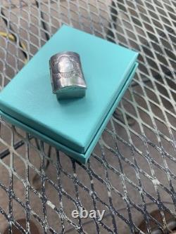 Exemple précoce rare de boîte à pilules en argent sterling navajo