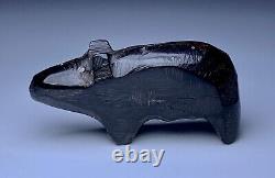 Fétiche d'ours en jet sculpté par un natif zuni précoce de Theodore Kucate (d.)
