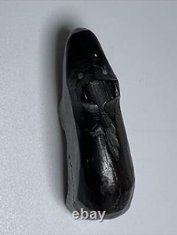 Fétiche d'ours en jet sculpté par un natif zuni précoce de Theodore Kucate (d.)