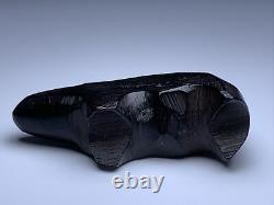 Fétiche d'ours en jet sculpté par un natif zuni précoce de Theodore Kucate (d.)