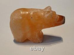 Fétiche d'ours en pierre sculpté Zuni d'origine ancienne, flèche rouge de guérison, rare, largeur de 2,5 pouces