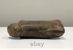 Fétiche en pierre sculpté de lion de montagne Zuni amérindien ancien du début du 20e siècle