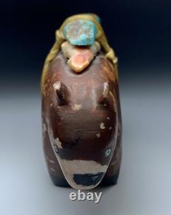 Fétiche en pierre sculpté en forme d'ours Zuni rarissime du 19ème siècle, 3,43 pouces de long