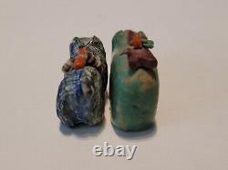 Fétiches d'ours en pierre sculptée par les autochtones Zuni tôt, miniatures 1.25 Lot de 2 Rares