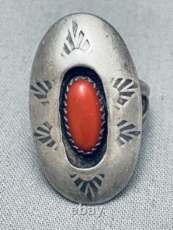 Important Bague en Argent Sterling Coral de Raymond Yazzie avec Marque Précoce