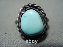 Incroyable ancienne bague en perles en argent sterling avec turquoise bleu clair des premiers temps, style vintage Navajo