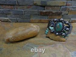 Incroyable bracelet en argent sterling avec flèches en turquoise Cerrillos Navajo ancien