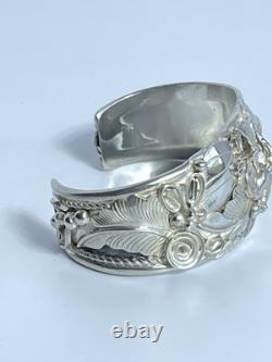 Large Navajo Allen Chee Bracelet en Argent Sterling avec Aigle, Fin du 20ème Début du 21ème siècle