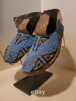 Mocassins amérindiens anciens en perles des plaines des années 1860, 19e siècle