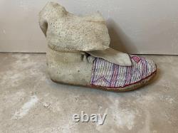 Mocassins en perles antiques amérindiens des Grandes Plaines, début des années 1900, en très bon état