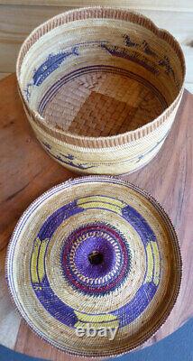 Native American Early 20th C. Large Basket Makah Nuu-chah-nulth Grass Basket
