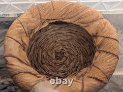 Panier amérindien rare début du 20e siècle, en fourrure de lapin - tissé à la main années 1920, 16 pouces de large