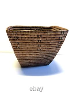 Panier antique indien natif américain Lillooett de la fin des années 1880 au début des années 1900 Panier antique indien natif américain Lillooett de la fin des années 1880 au début des années 1900