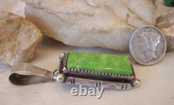 Pendentif Vintage Zuni DAN NIETO en argent sterling, en gazpétite vert pomme, signé