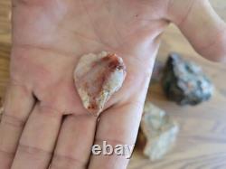 Pétroglyphe rouge, excrément de dinosaure, effigie en pierre amérindienne, art rupestre, artefacts, outils