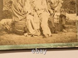 Photo stéréoscopique d'un Indien Sioux Amérindien : Un taureau noir de médecine perdu