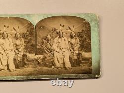 Photo stéréoscopique d'un Indien Sioux Amérindien : Un taureau noir de médecine perdu