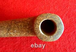 Pipe en effigie en pierre ancienne