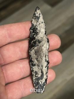 Point Lancelot en Basalte de l'Archaïque Précoce provenant de l'Oregon