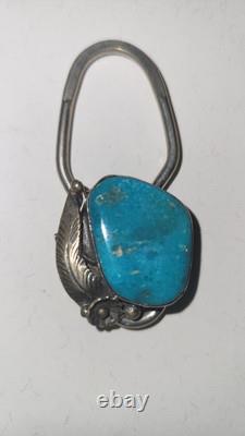 Porte-clés en argent sterling navajo vintage du début du 20ème siècle avec une grande turquoise bleue