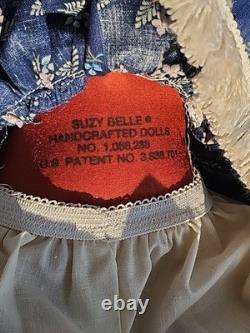 Poupée Suzy Belle Hualapai Amérindienne en tissu Années 1970 Fleurs bleues