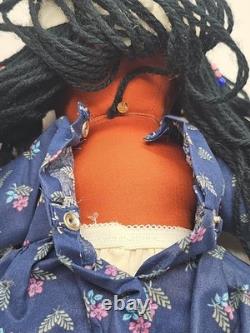 Poupée Suzy Belle Hualapai Amérindienne en tissu Années 1970 Fleurs bleues