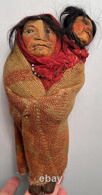Poupée amérindienne originale de Mary Francis Woods avec 9 accessoires, femme indienne et bébé dans le dos
