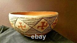 Premier Isleta Pueblo Pottery Bowl Whirling Logs Amérindiens