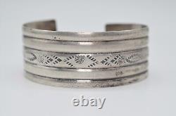 Rare Early Fred Harvey 5 STORY TALL VINTAGE NAVAJO STERLING SILVER BRACELET CUFF 	 <br/>Bracelet manchette en argent sterling navajo vintage rare de Fred Harvey de 5 étages de hauteur