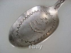 Rare Early Navajo Handwrought Ingot Silver Spoon Avec Turquoise Stone