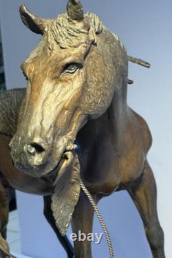 Rare Sculpture en Bronze de Bob Parks 2/35 Cheval de Guerre Amérindien Signée 1974