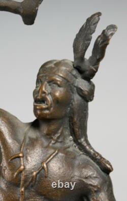 Sculture en bronze d'un chef indien américain antique du début du 20e siècle