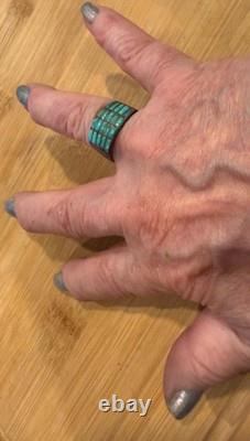 Superbe Zuni précoce en turquoise avec un petit rectangle turquoise en channel set 9.5 Y