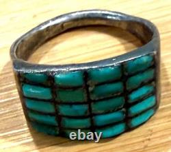 Superbe Zuni précoce en turquoise avec un petit rectangle turquoise en channel set 9.5 Y
