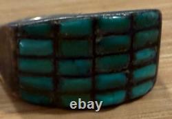 Superbe Zuni précoce en turquoise avec un petit rectangle turquoise en channel set 9.5 Y