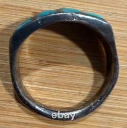 Superbe Zuni précoce en turquoise avec un petit rectangle turquoise en channel set 9.5 Y