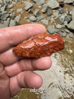 Superbe et authentique pointe de flèche en jaspe rouge ancien du Mississippi du Nord