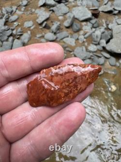 Superbe et authentique pointe de flèche en jaspe rouge ancien du Mississippi du Nord