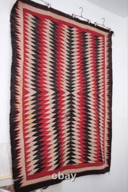 TAPIS NAVAJO ÉBLOUISSANT VINTAGE AMÉRICAIN AUTOCHTONE ÉPOQUE DÉBUT 1900 53 x 70 POUCES