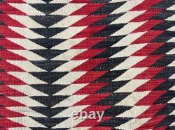 TAPIS NAVAJO ÉBLOUISSANT VINTAGE AMÉRICAIN AUTOCHTONE ÉPOQUE DÉBUT 1900 53 x 70 POUCES