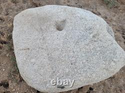 Table en granit géante (lisse) et trou de meulage artefact amérindien, outils