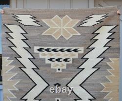 Tapis Navajo en laine filée à la main, motif de tempête d'éclairs des collines de Gary Early Two, 65 x 49.