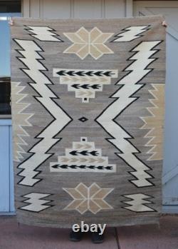 Tapis Navajo en laine filée à la main, motif de tempête d'éclairs des collines de Gary Early Two, 65 x 49.
